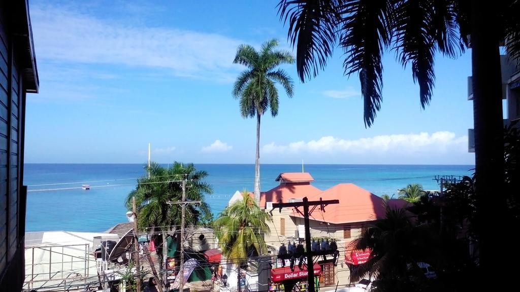 Caribic House Hotel Montego Bay Esterno foto